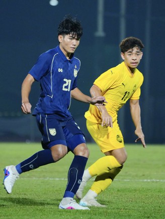 U.19 Thái Lan ngược dòng nghẹt thở thắng Malaysia: U.19 Việt Nam sáng cửa vào bán kết Đông Nam Á