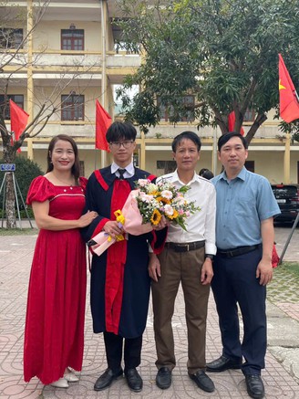 Cú đúp thủ khoa của nam sinh xứ Nghệ từng thi trượt trường chuyên
