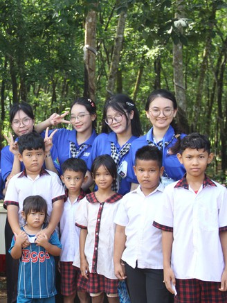 Dấu ấn đẹp của sinh viên tình nguyện thành phố mang tên Bác