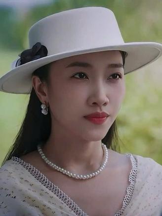 Người đẹp từng thi Miss World Vietnam, đóng ‘Nợ đời vay trả’ đang gây sốt là ai?