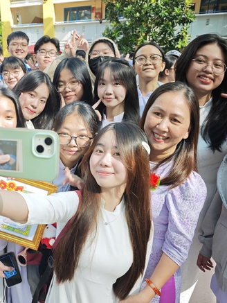 Thêm địa phương miễn phí sách giáo khoa từ năm học 2026-2027: 'Trend' này thật đáng yêu