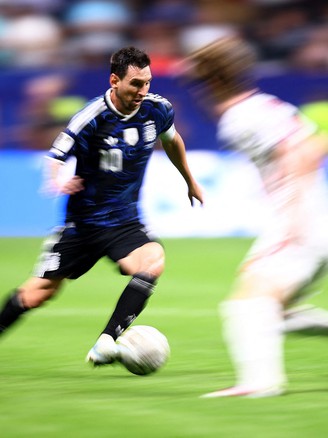 Với Messi, Argentina đã có 'Bàn chân của Chúa'