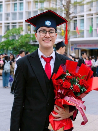 Chọn học y vì… gần nhà, 6 năm sau nam sinh tốt nghiệp thủ khoa toàn trường