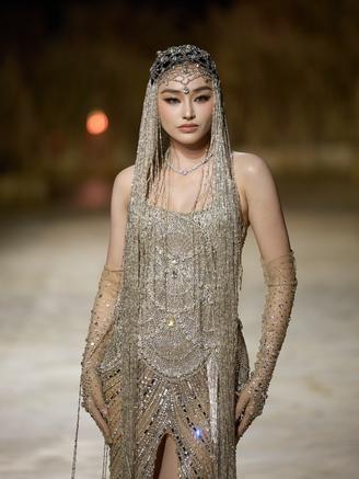 Hoa hậu Yến Nhi khoe vẻ quyến rũ ở tuổi 22