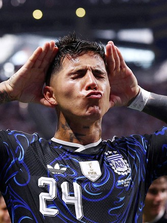 Quá thú vị fanpage FIFA bản tiếng Việt gọi Enzo Fernandez là ‘chàng thơ’, gây sốt cộng đồng mạng 