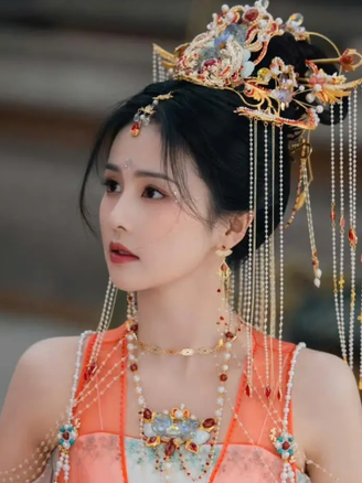 Bạch Lộc, Triệu Lệ Dĩnh... rời công ty, chuyện gì đang xảy ra với sao Hoa ngữ?