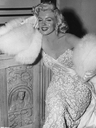 Bi kịch phía sau mối quan hệ cha con của minh tinh Marilyn Monroe