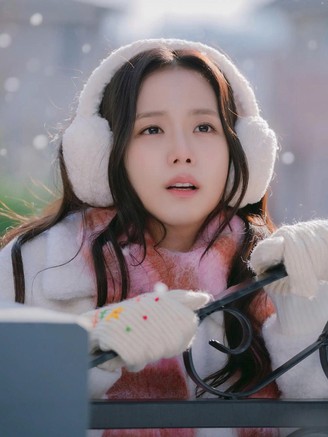 Khán giả khuyên Jisoo (Black Pink) từ bỏ giấc mơ diễn xuất