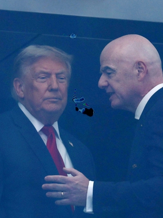 Tổng thống Trump được bảo vệ an ninh thế nào ở chung kết World Cup: Xem qua kính chống đạn