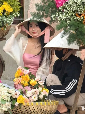 Xe hoa Hà Nội giúp quán cà phê ở TP.HCM hút khách mỗi ngày