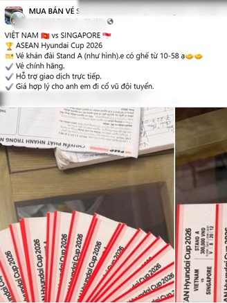 'Chợ đen' tấp nập, vé đội tuyển Việt Nam đấu Singapore bán đắt như tôm tươi