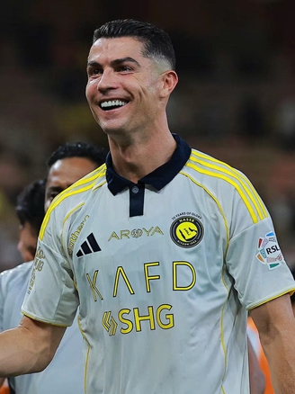 Ronaldo lấn sân điện ảnh, đóng phim truyền hình về bóng đá