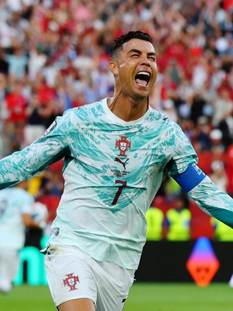 Đại chiến Bồ Đào Nha - Tây Ban Nha: Ronaldo khiến nhà vua châu Âu run sợ?