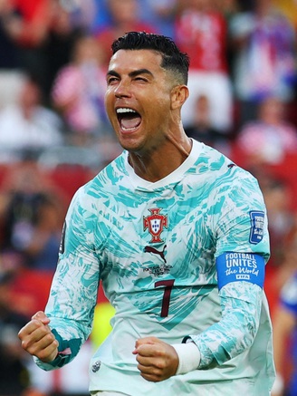 Ronaldo và chuyến 'tàu lượn cảm xúc'