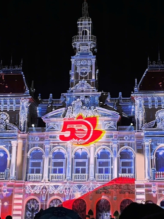 Phương Thanh khuấy động chương trình nghệ thuật 3D Mapping với 'Tái sinh'