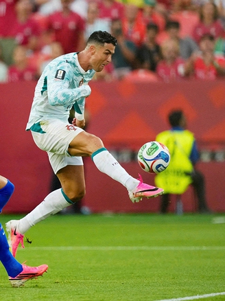 Ronaldo khiến thế giới gọi tên