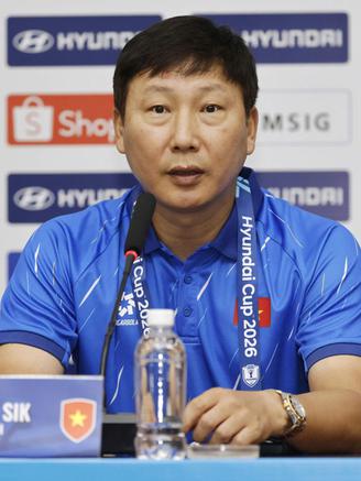 HLV Kim Sang-sik: 'Đội tuyển Việt Nam sẽ thắng Singapore, Đinh Quang Kiệt có thể ra sân'
