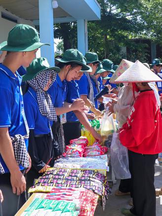 Thanh niên tình nguyện hè thực hiện nhiều công trình, phần việc ý nghĩa
