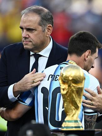 CONCACAF nối gót UEFA phản đối FIFA, lộ đối thủ sắp tranh cử cùng Chủ tịch Infantino