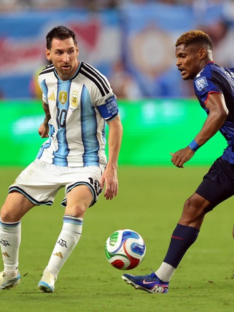 Thắng Cabo Verde, HLV Scaloni vẫn than: ‘Argentina bị vắt kiệt sức, nhiều cầu thủ còn chuột rút’