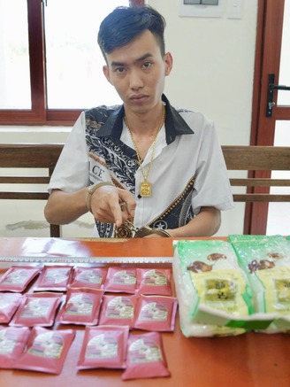 Bắt 3 bị can trong đường dây mua bán 7 kg ma túy đá và 'nước vui'