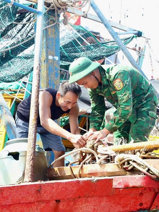 Hải Phòng cấm biển, bắn pháo hiệu báo bão số 1 (bão Maysak)