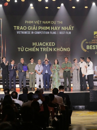 'Tử chiến trên không' lập 'cú đúp', Việt Hương tiếp tục được vinh danh ở DANAFF 2026