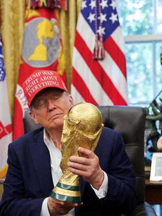 Vụ tiền đạo Mỹ Bologun được xóa thẻ đỏ: FIFA bác kháng cáo, Bỉ dọa kiện lên CAS