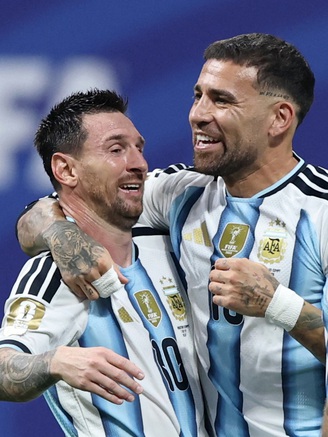 Messi hạnh phúc vô bờ khi Argentina vào tứ kết bằng cách không thể kịch tính hơn: 'Thật nhẹ nhõm'