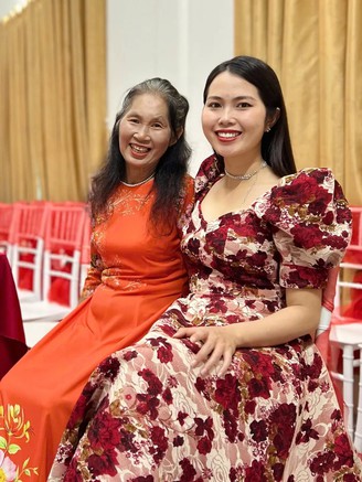 Đi làm có tiền, liền tích cóp xây nhà cho cha mẹ