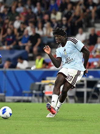 Aston Villa trước mùa bóng mới đầy khó khăn
