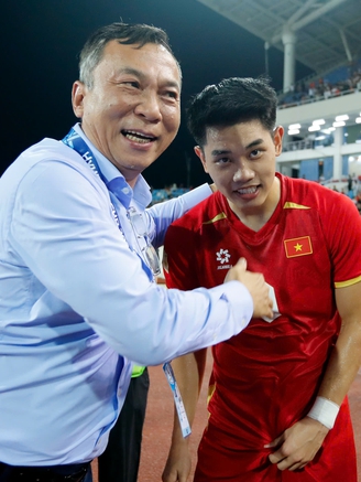 Chủ tịch VFF thưởng tiền tỉ cho đội tuyển Việt Nam, nhấn mạnh mục tiêu bảo vệ ngôi vương
