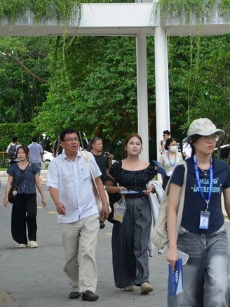 Cha mẹ cùng con nhập học: Đồng hành hôm nay để con tự tin bước tiếp