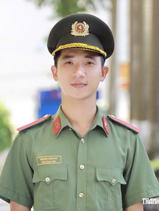 Chàng trai hai lần dẫn đầu khối diễu binh từ A50 đến 'Tổ quốc trong tim'