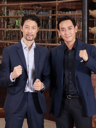 Johnny Trí Nguyễn khổ sở với phục trang, Hứa Vĩ Văn muốn đóng vai của Lê Minh Thuấn