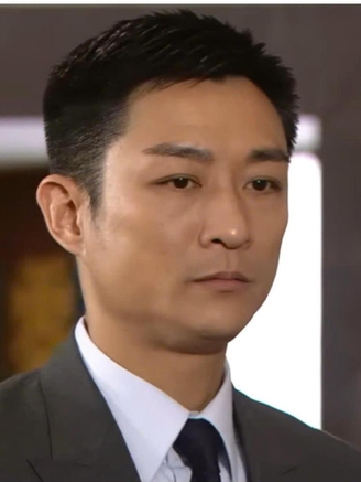 Diễn viên TVB Dương Chứng Hoa bị bắt gặp làm bảo vệ cho ca sĩ