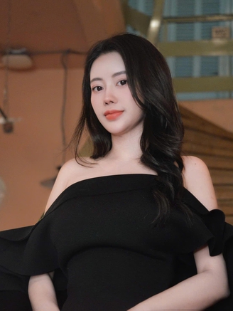 Hoa hậu Quốc dân Nguyễn Hoàng Kiều Vy từng muốn nghỉ học vì sợ mẹ vất vả