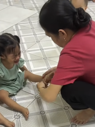 Trẻ bị bắn dây thun vào chân ở TP.HCM: Công an đang điều tra làm rõ