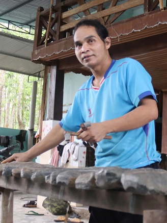 Độc đáo nhạc cụ Trường Sơn - Tây nguyên: Bộ đàn đá 'biết hát'