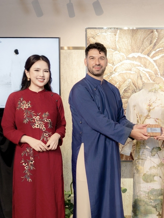 Khi hội họa Ý 'chuyển động' cùng tà áo dài Việt