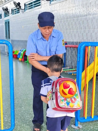 Người trẻ giao tiếp: Sao giờ ít tiếng 'dạ, thưa'?