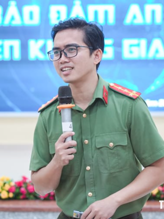 Từ giả danh công an đến 'bắt cóc online': Sinh viên cần nhớ '5 không' để tránh