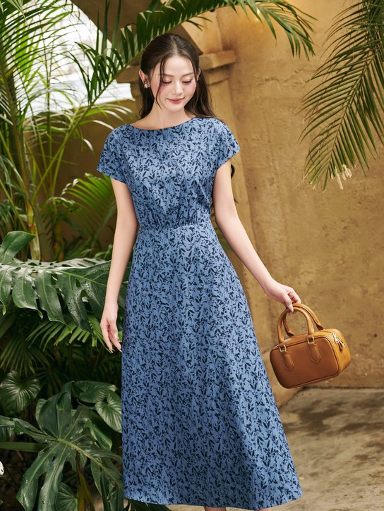 Tận hưởng tiết xuân mát dịu qua những chiếc váy hoa tươi sáng