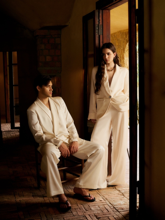 Trang phục loungewear, từ phòng riêng đến nhịp sống phố