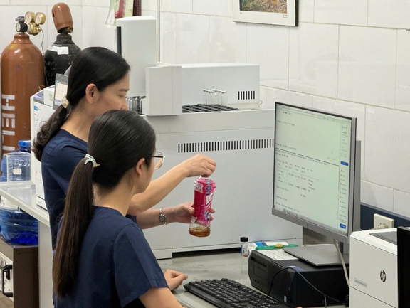 Uống rượu tại đám cưới, 1 người chết, 3 người đang cấp cứu tại bệnh viện- Ảnh 2.