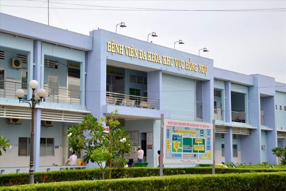 Đồng Tháp: 20 công nhân nhập viện sau khi ăn bánh mì, nghi ngộ độc thực phẩm- Ảnh 1.