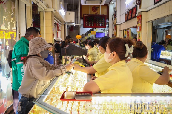 Giá vàng lập kỷ lục trước giờ G
