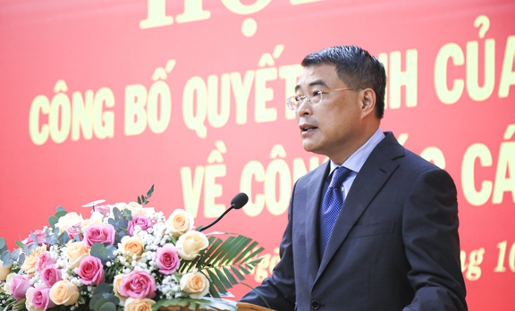 Ông Hồ Văn Niên giữ chức Bí t…