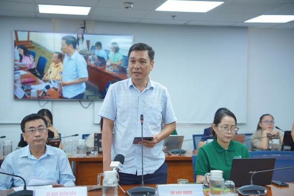 Biển báo 'núp lùm', người dân dễ vi phạm: Sở Xây dựng TP.HCM nói gì?- Ảnh 3.