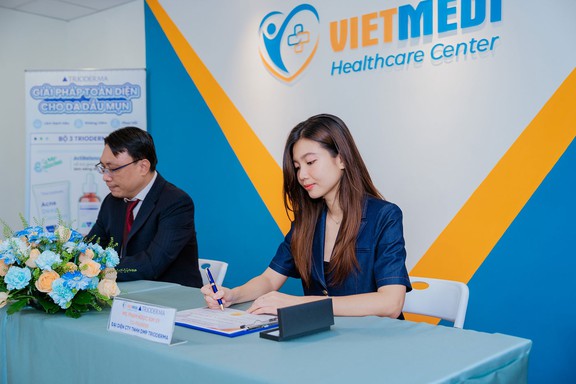 Dược mỹ phẩm Trioderma ký kết hợp tác chiến lược cùng VIETMEDI Healthcare Center- Ảnh 2.